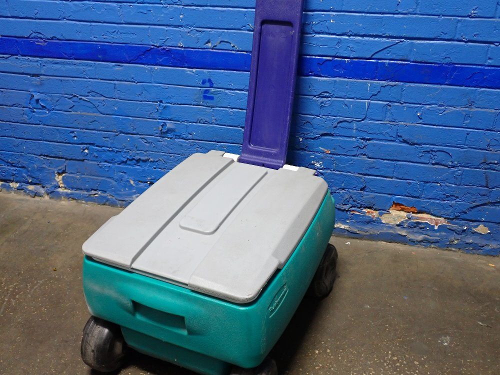 Rubbermaid Cooler Wagon