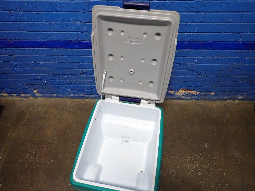 Rubbermaid Cooler Wagon