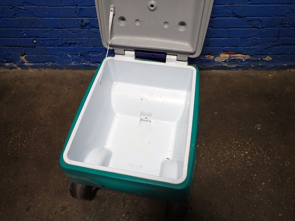 Rubbermaid Cooler Wagon