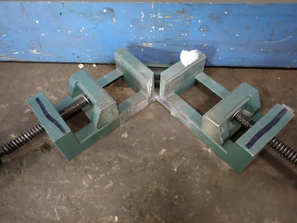 2 1/2" Corner Vise Clamp