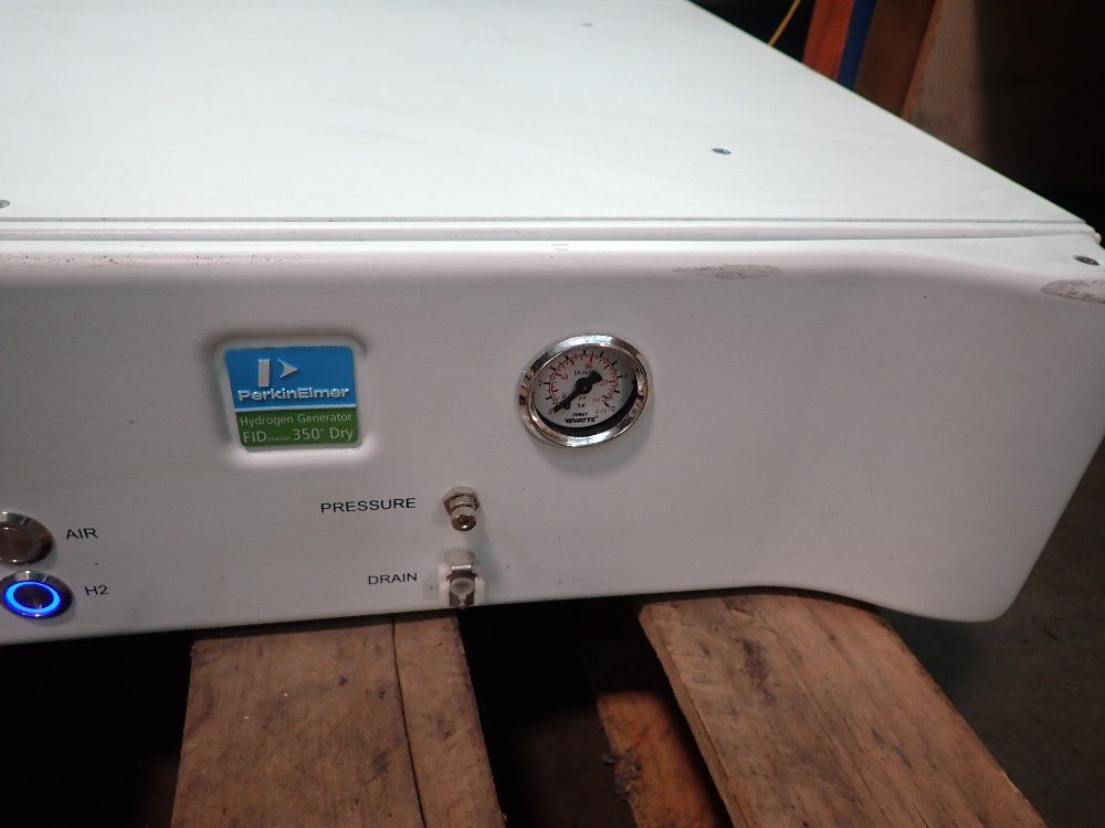 Perkin Elmer Hydrogen Generator (powers On) - Fid Station 350