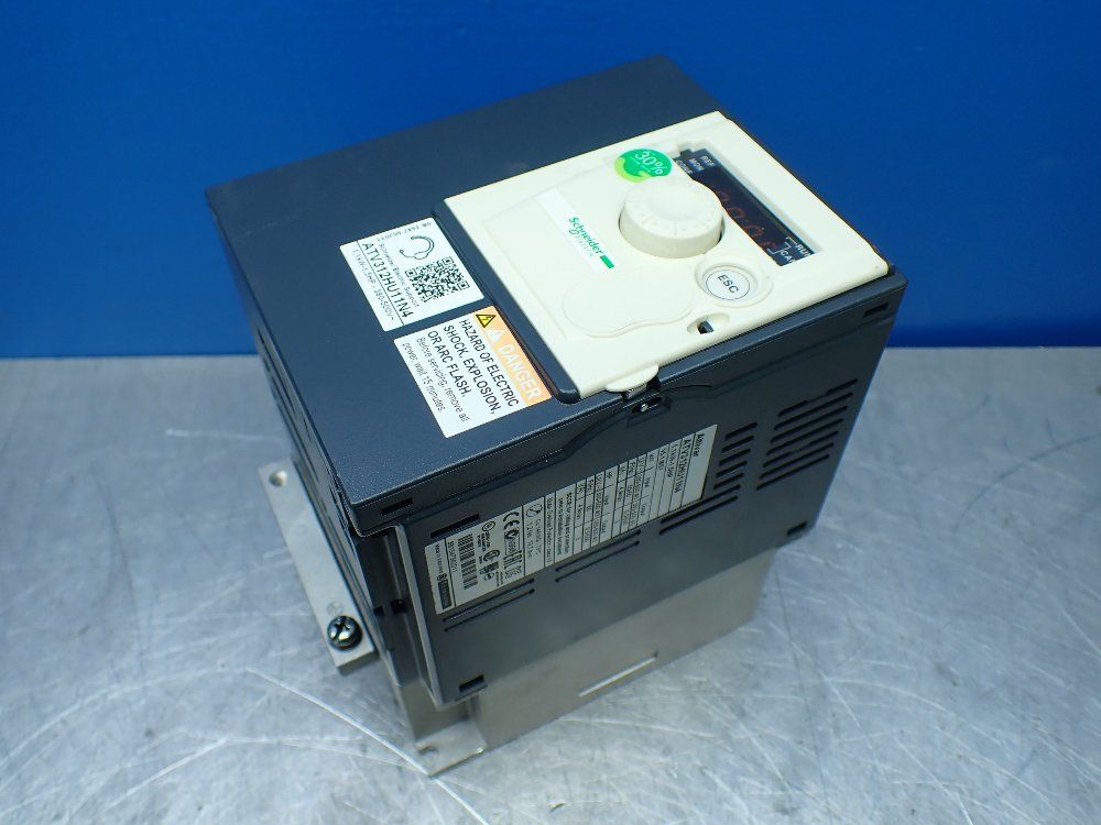 Schneider Electric Altivar Servo Drive Unit. - Atv312hu11n4