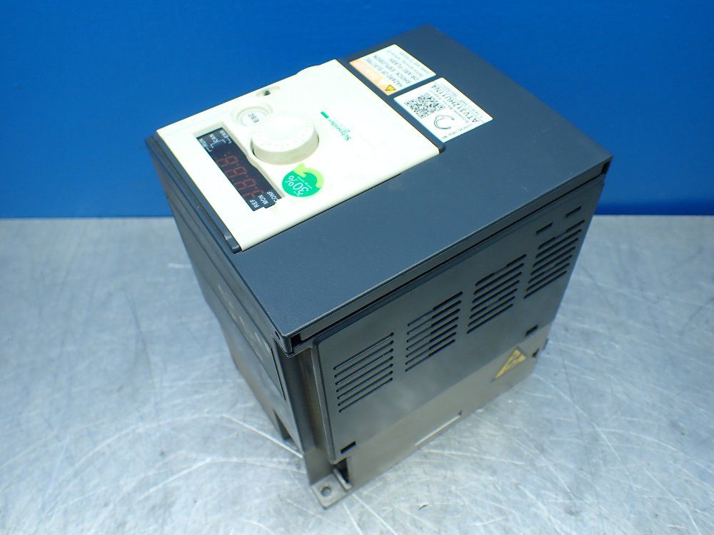 Schneider Electric Altivar Servo Drive Unit. - Atv312hu11n4