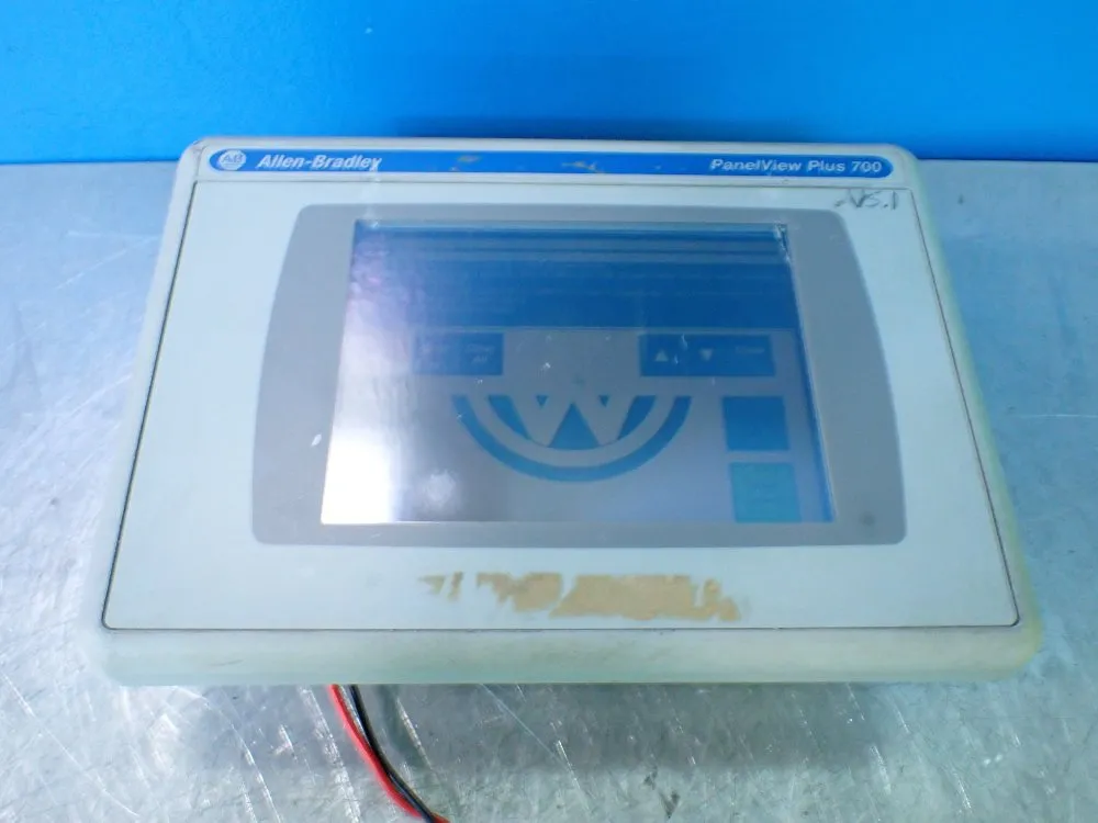 Allen-bradley Panelview Plus 700. Operator Panel - 2711p-t7c4d6