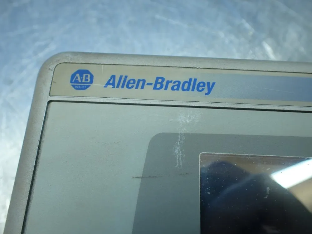 Allen-bradley Panelview Plus 700; Operator Panel - 2711p-t7c4d1