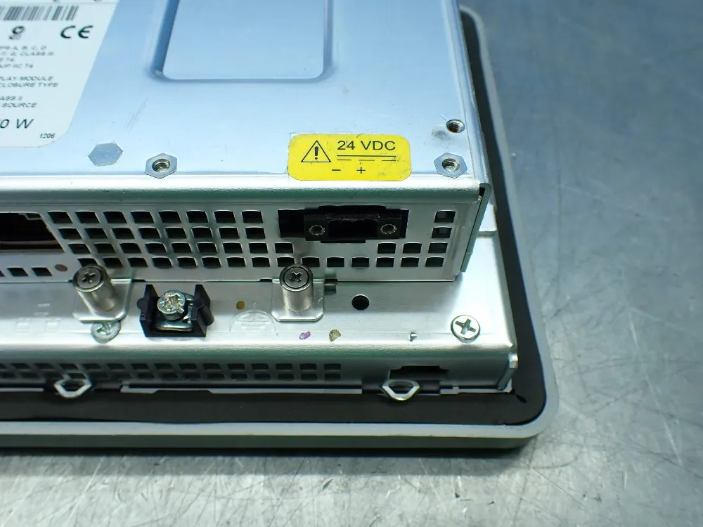 Allen-bradley Panelview Plus 700; Operator Panel - 2711p-t7c4d1