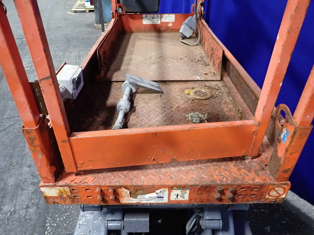 Skyjack 550 Lbs Scissor Lift - Sj111-3219
