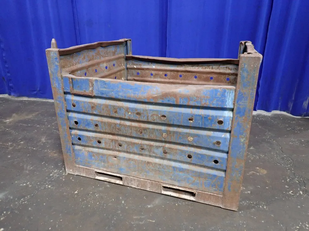 STACKABLE METAL BASKET