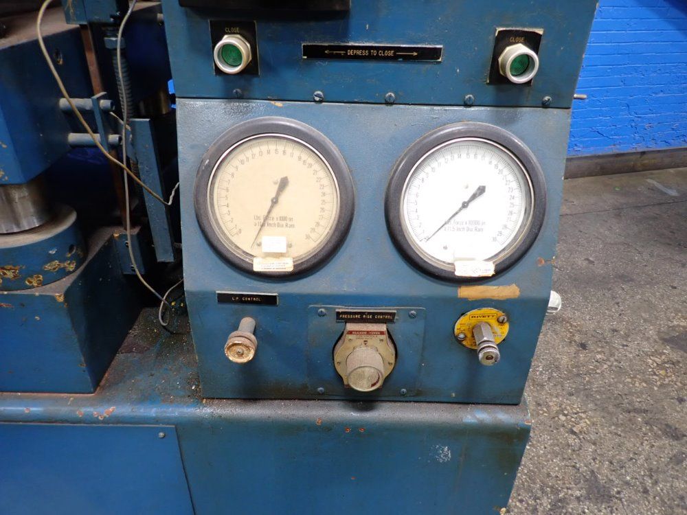 Pasadena Hydraulic Inc 25 1/2"x28" 1969 Pasadena Hydraulic Inc 150mr-573c-14-z4-c Platen Press - 150mr-573c-14-z4-c