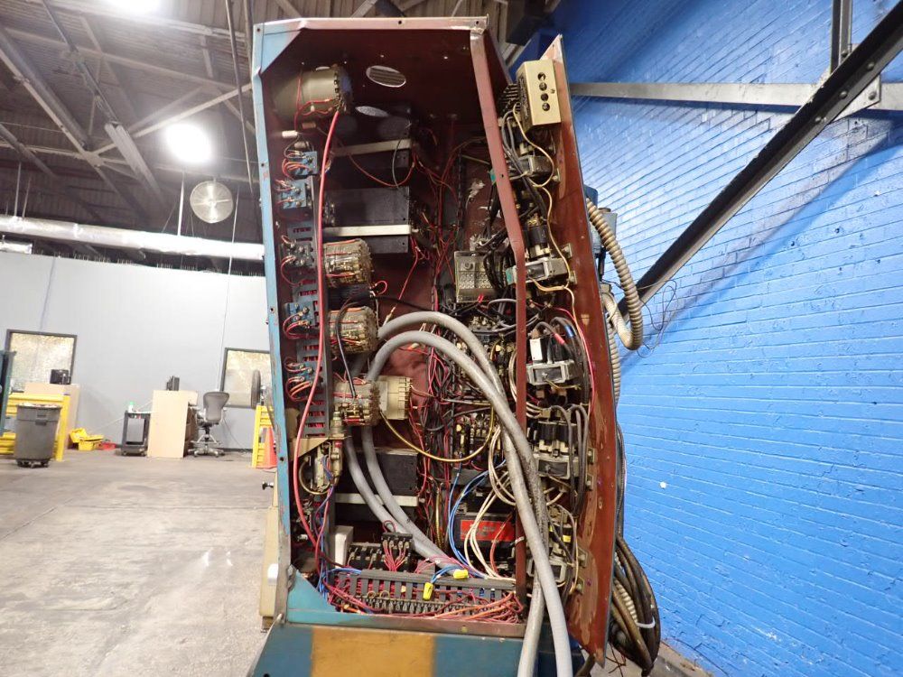Pasadena Hydraulic Inc 25 1/2"x28" 1969 Pasadena Hydraulic Inc 150mr-573c-14-z4-c Platen Press - 150mr-573c-14-z4-c