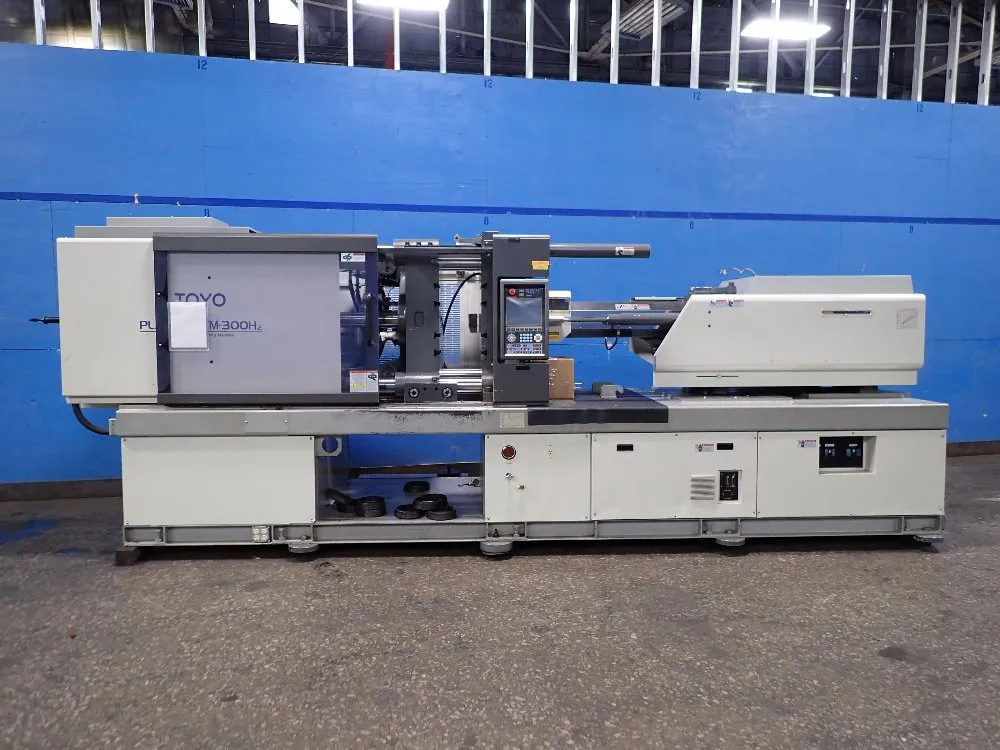 Toyo Machine Injection Molder
