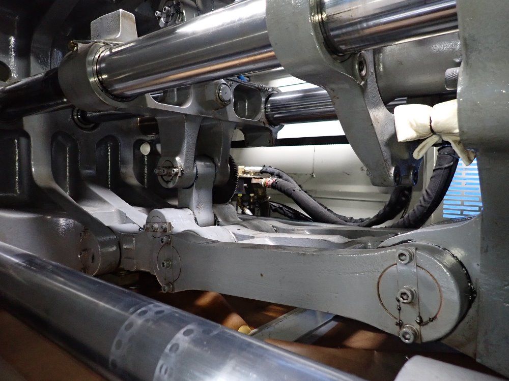 Toyo Machine Injection Molder