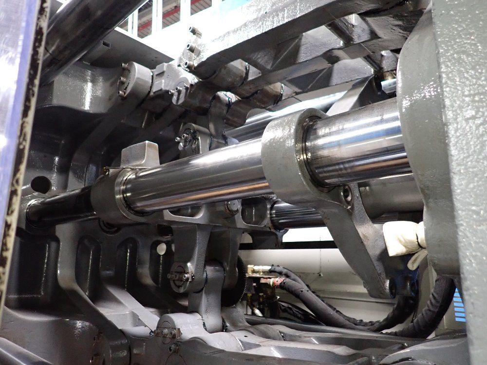 Toyo Machine Injection Molder