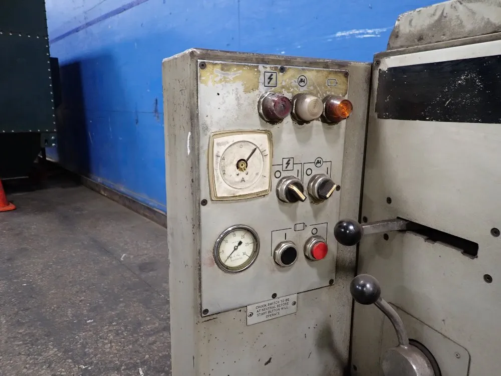 Clausing 41"/44" X 118" Trident 33" Gap Bed Lathe - Trident 33