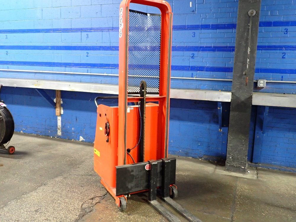 Presto Lifts Electric Forklift