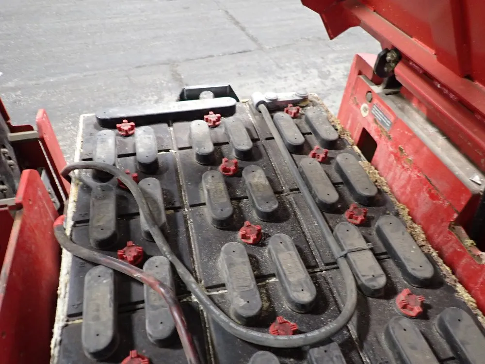 Raymond 4000 Lbs 4700c40 Electric Forklift - 4700c40