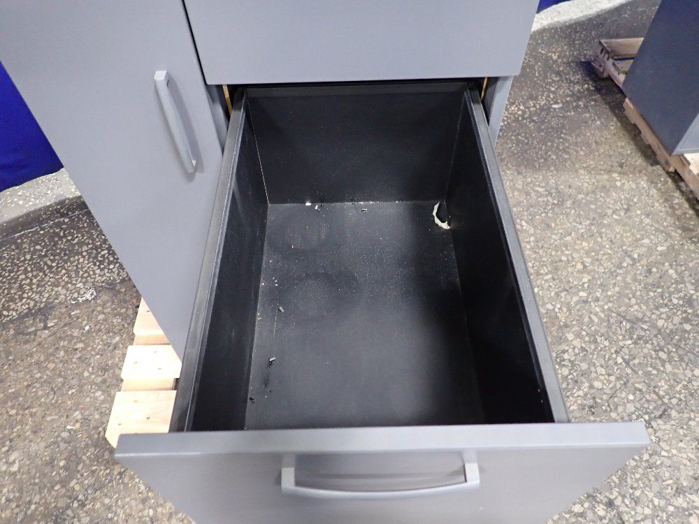 4 Drawers/12" X 19" File Cabinet