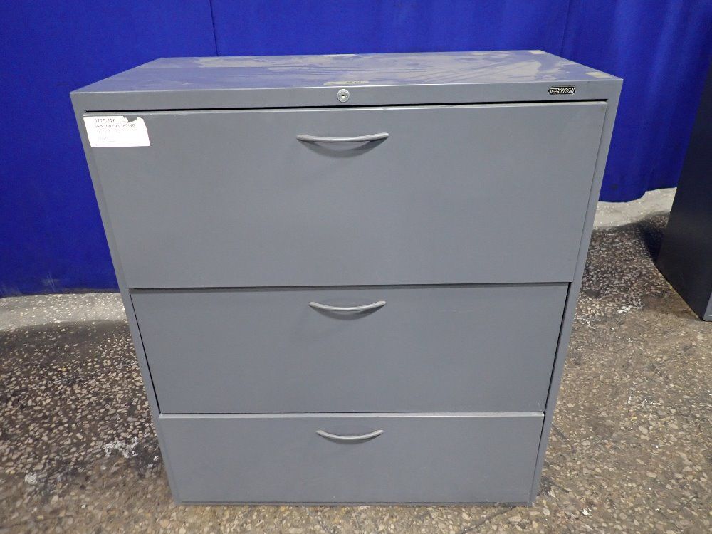 3 Drawers/16" X 32 1/2" File Cabinet
