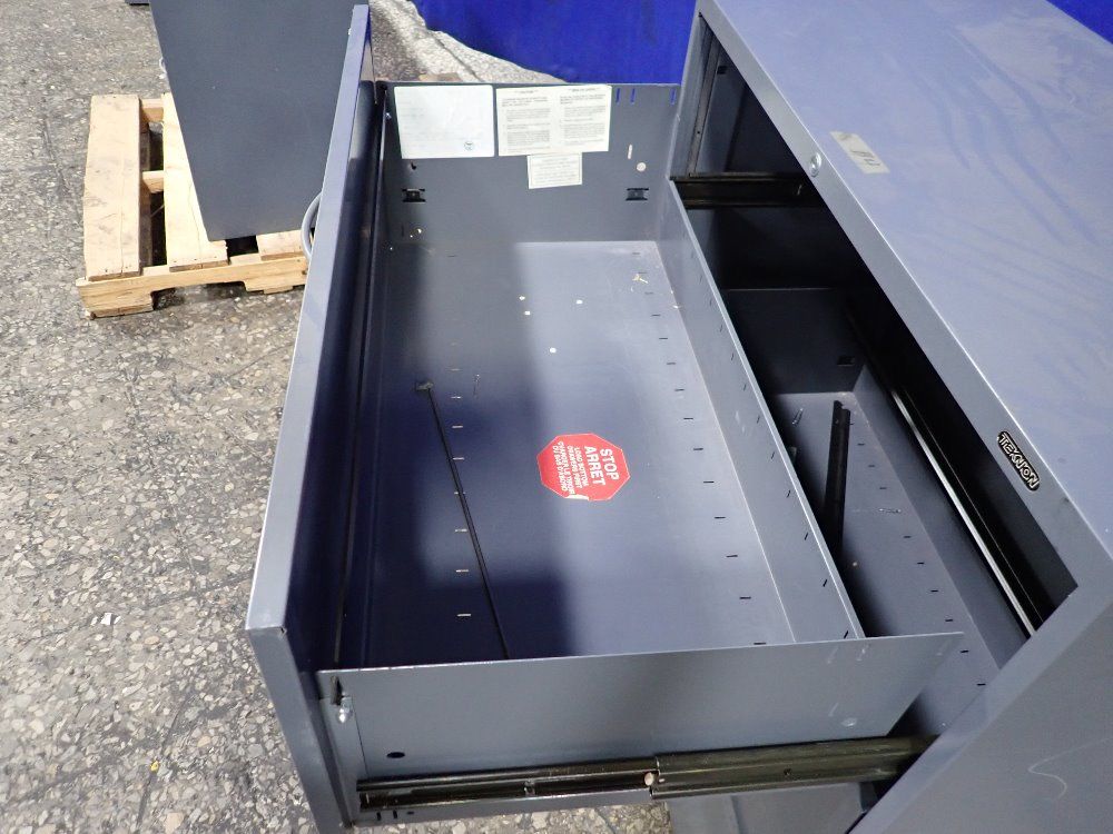 3 Drawers/16" X 32 1/2" File Cabinet