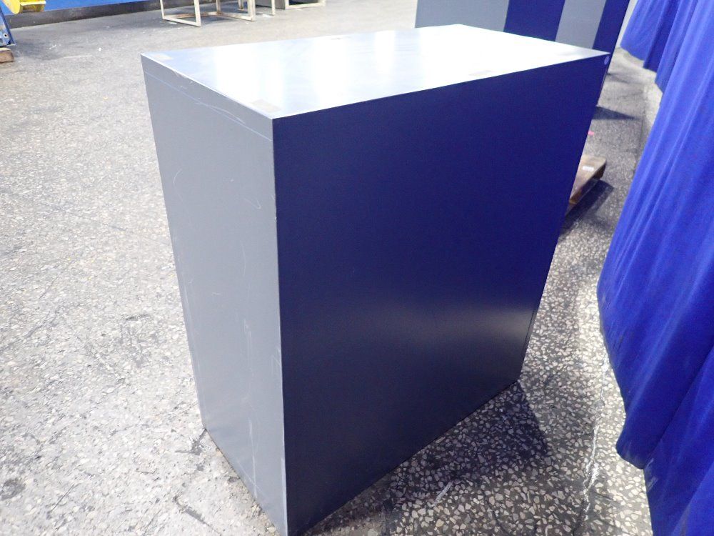 3 Drawers/16" X 32 1/2" File Cabinet