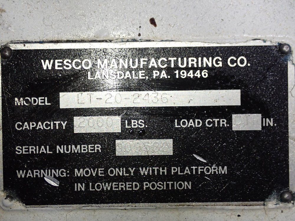 Stuhr 27" Center Bench