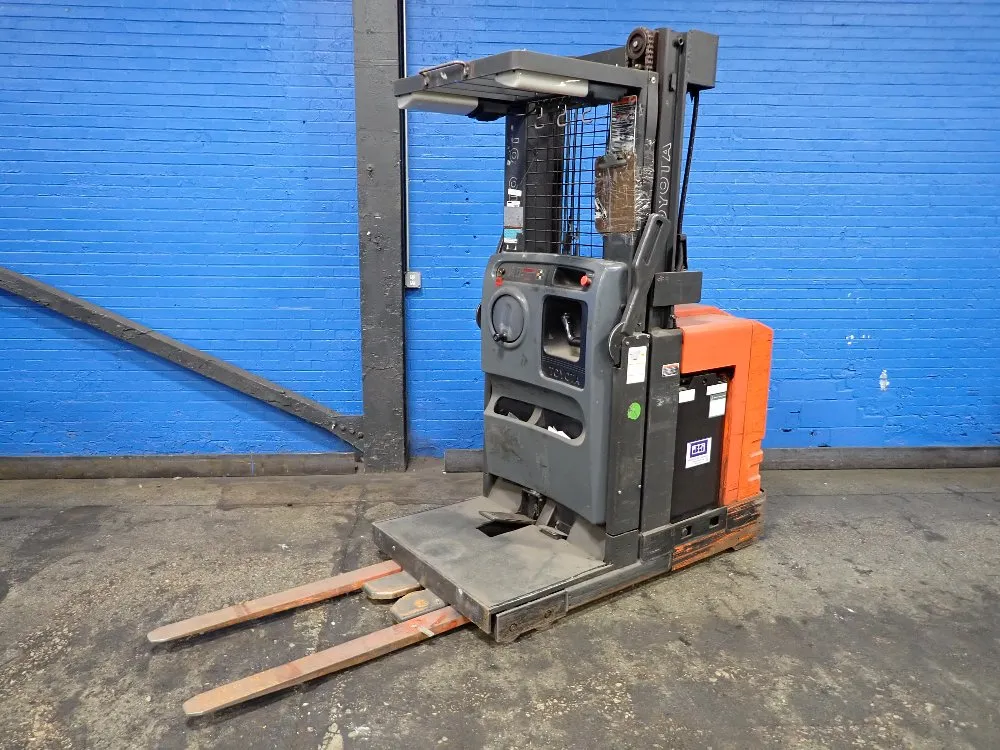 Toyota 3000 Lbs Order Picker - 6bpu15