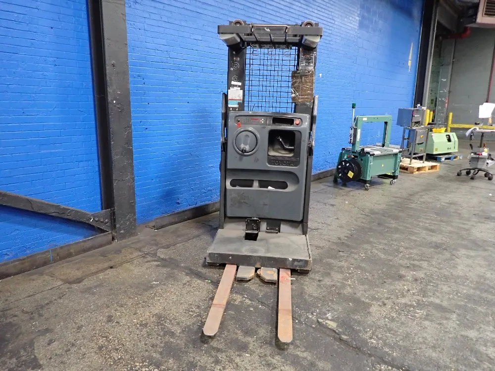 Toyota 3000 Lbs Order Picker - 6bpu15