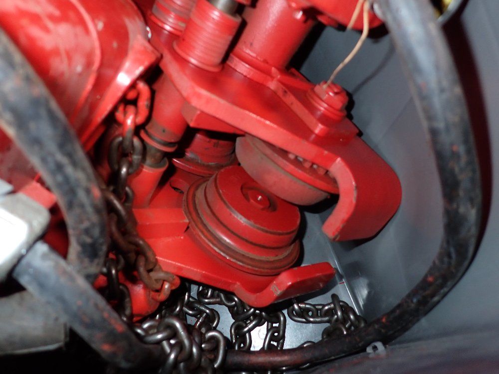 Dayton 1 Ton Electric Chain Hoist - 4zw17