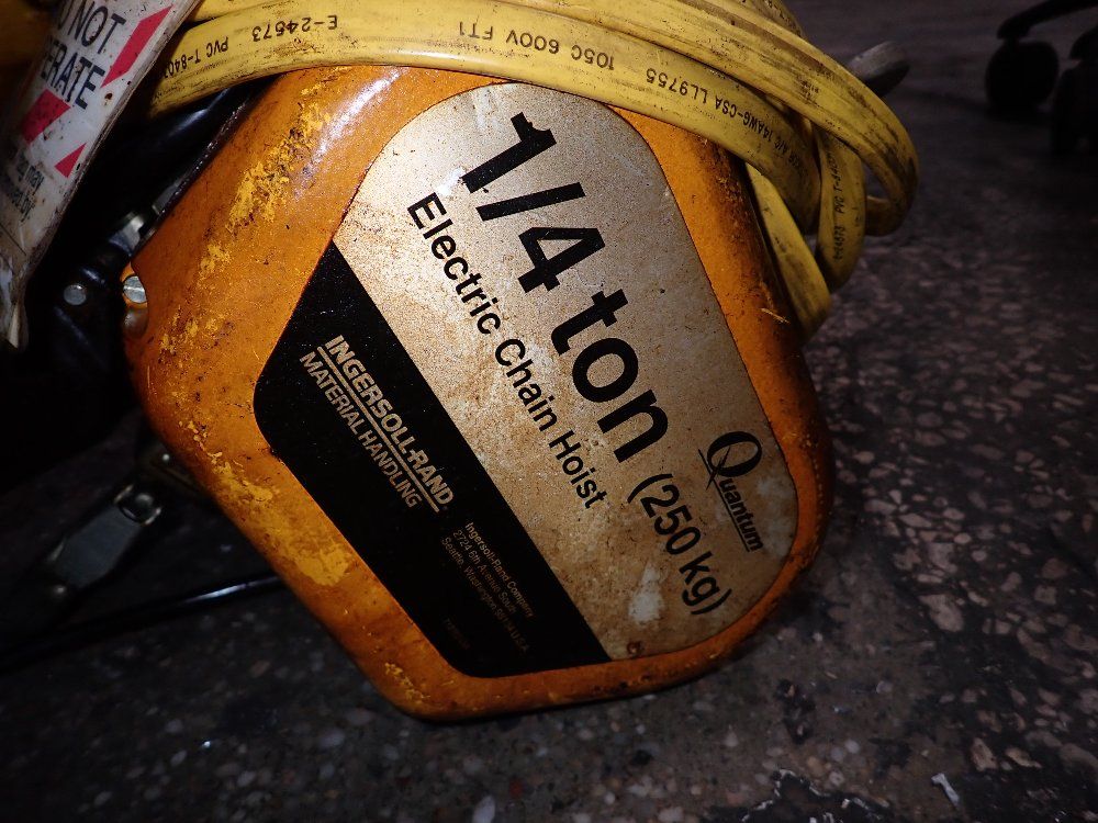 Ingersoll Rand 1/4 Ton Electric Chain Hoist