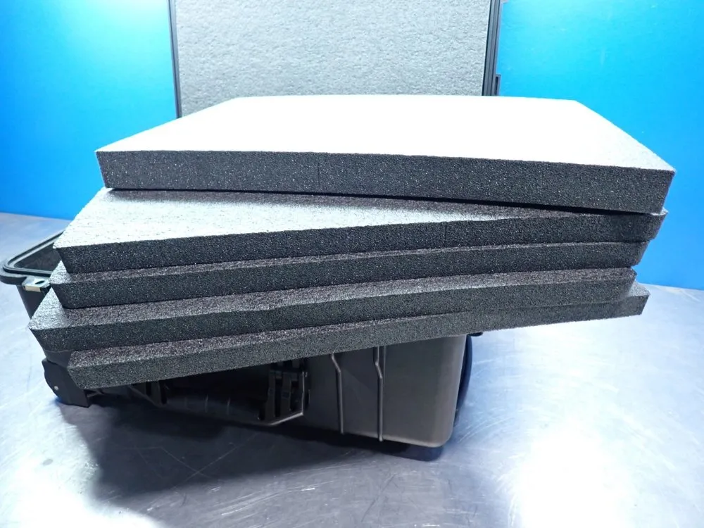 Pelican 1560 Case With Foam - 1560