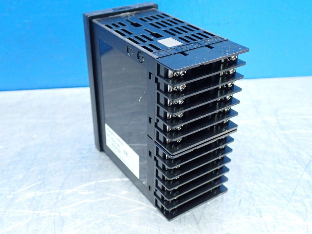 Fuji Pxg-series Temperature Controller - Pxg5vyy1-0vya1