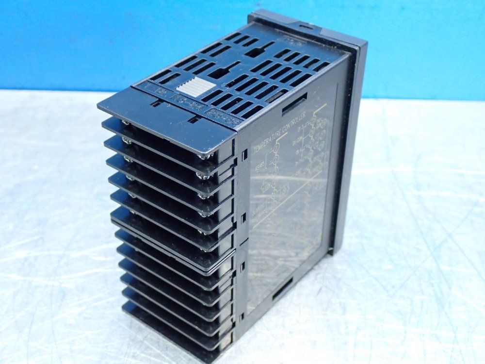 Fuji Pxg-series Digital Temperature Controller - Pxg5cyy1-0vya1