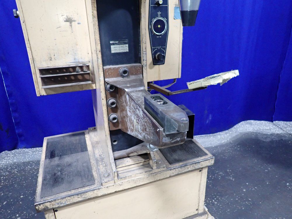 Haeger 6 Ton Hp6-b Insertion Press - Hp6-b