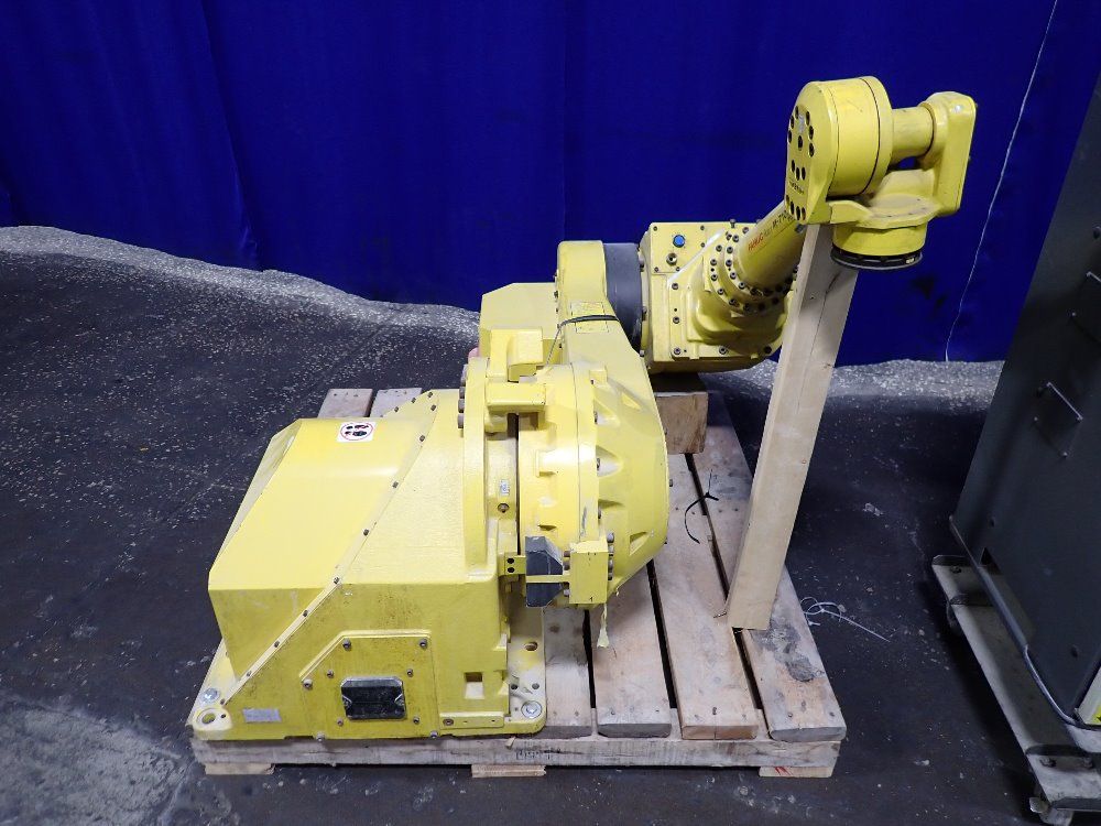 Fanuc 2004 Fanuc M-710ib 70t Robot - M-710ib 70t