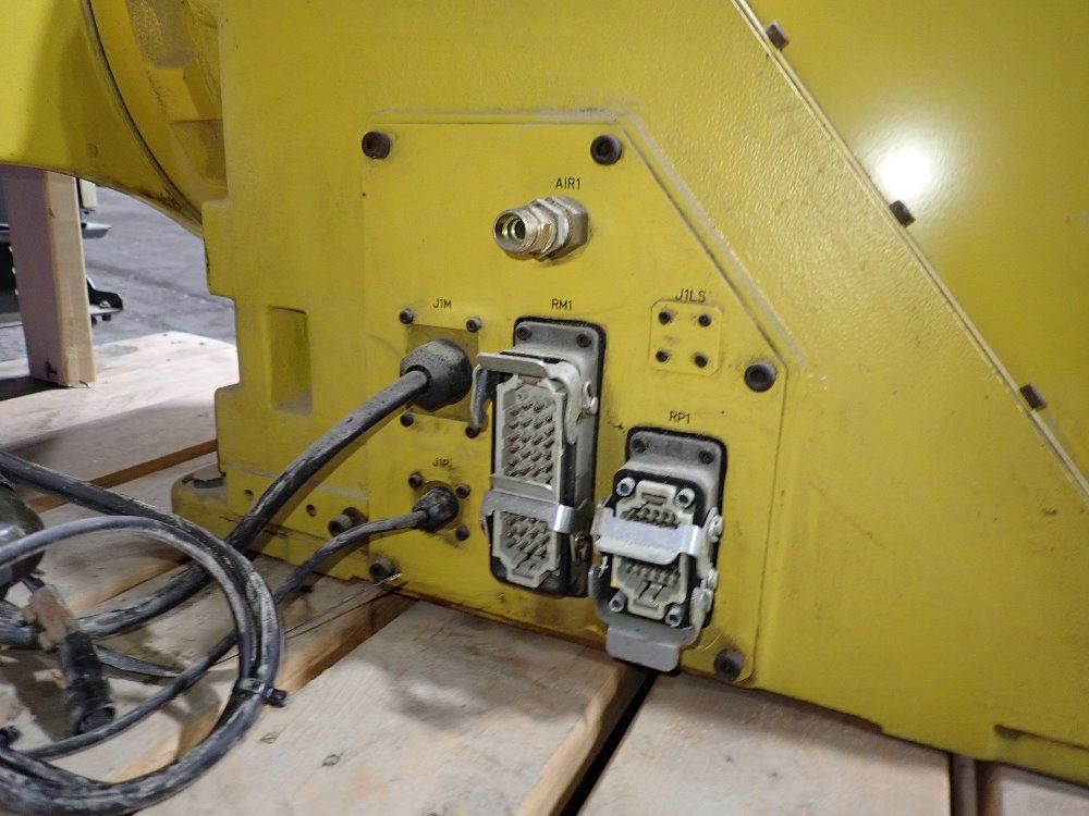 Fanuc 2004 Fanuc M-710ib 70t Robot - M-710ib 70t