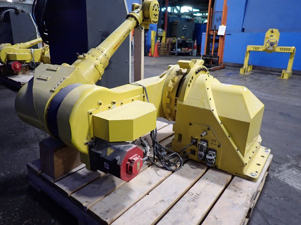 Fanuc 2004 Fanuc M-710ib 70t Robot - M-710ib 70t