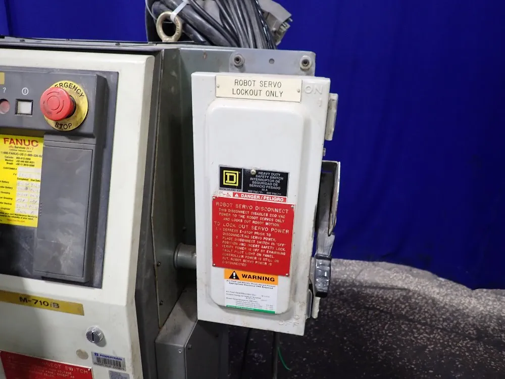 Fanuc 2004 Fanuc M-710ib 70t Robot - M-710ib 70t