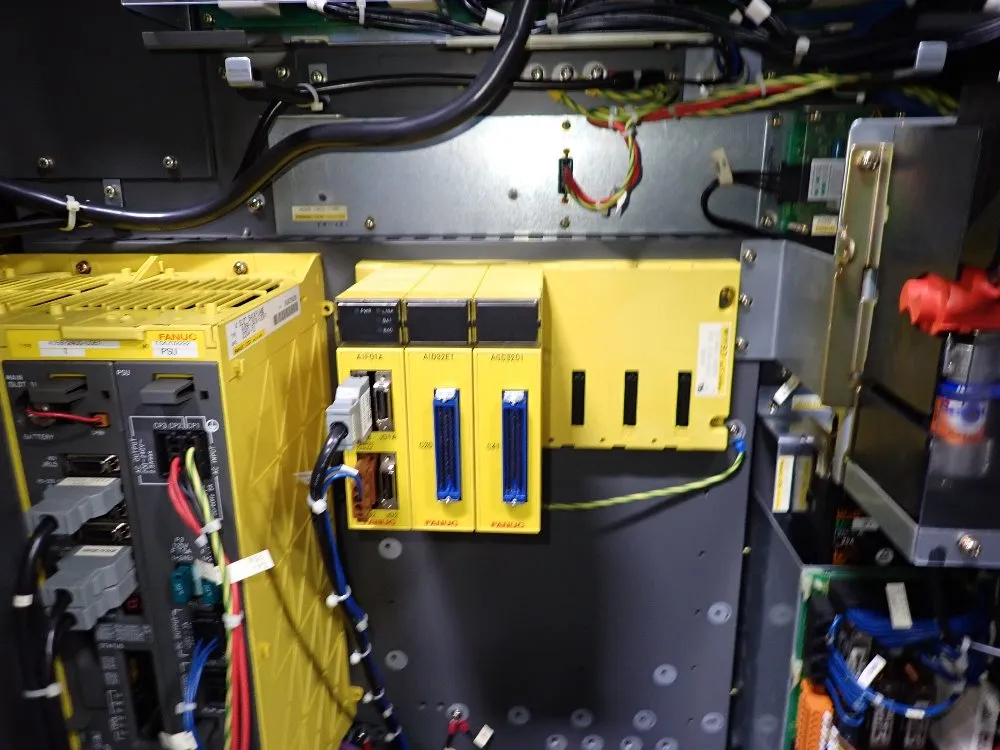 Fanuc 2004 Fanuc M-710ib 70t Robot - M-710ib 70t