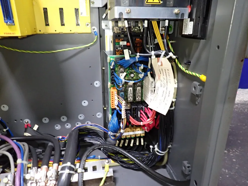 Fanuc 2004 Fanuc M-710ib 70t Robot - M-710ib 70t