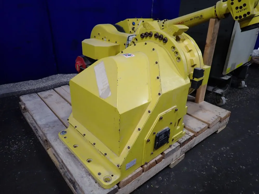 Fanuc 2004 Fanuc M-710ib 70t Robot - M-710ib 70t