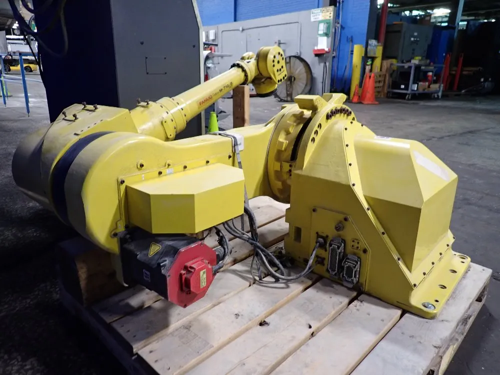 Fanuc 2004 Fanuc M-710ib 70t Robot - M-710ib 70t