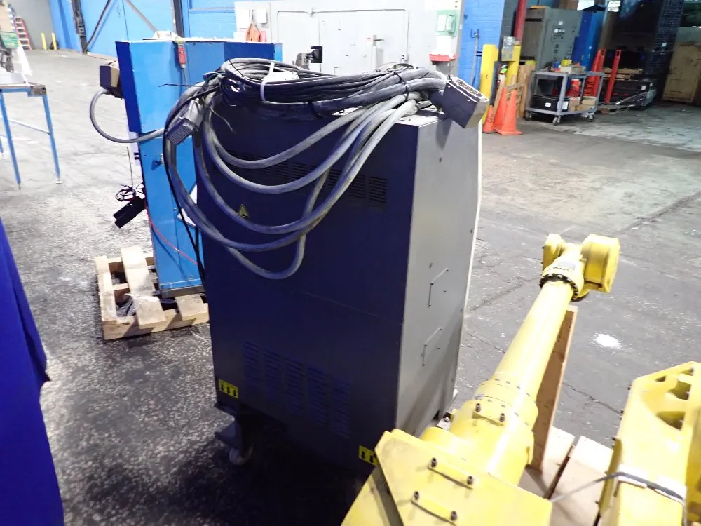 Fanuc 2004 Fanuc M-710ib 70t Robot - M-710ib 70t