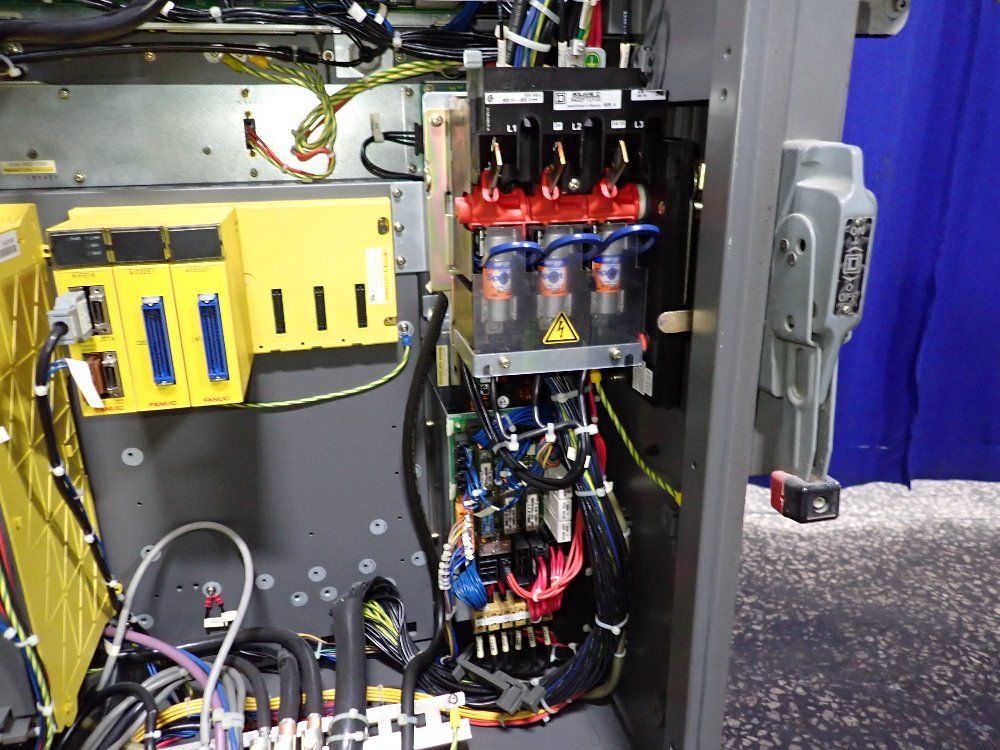 Fanuc 2004 Fanuc M-710ib 70t Robot - M-710ib 70t