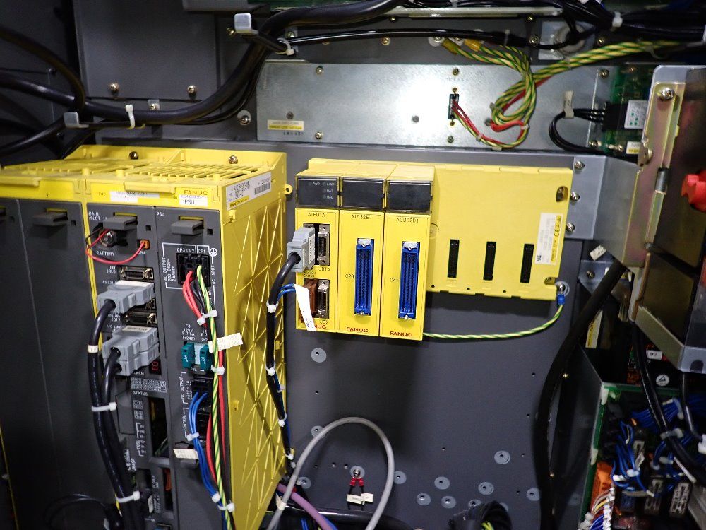 Fanuc 2004 Fanuc M-710ib 70t Robot - M-710ib 70t