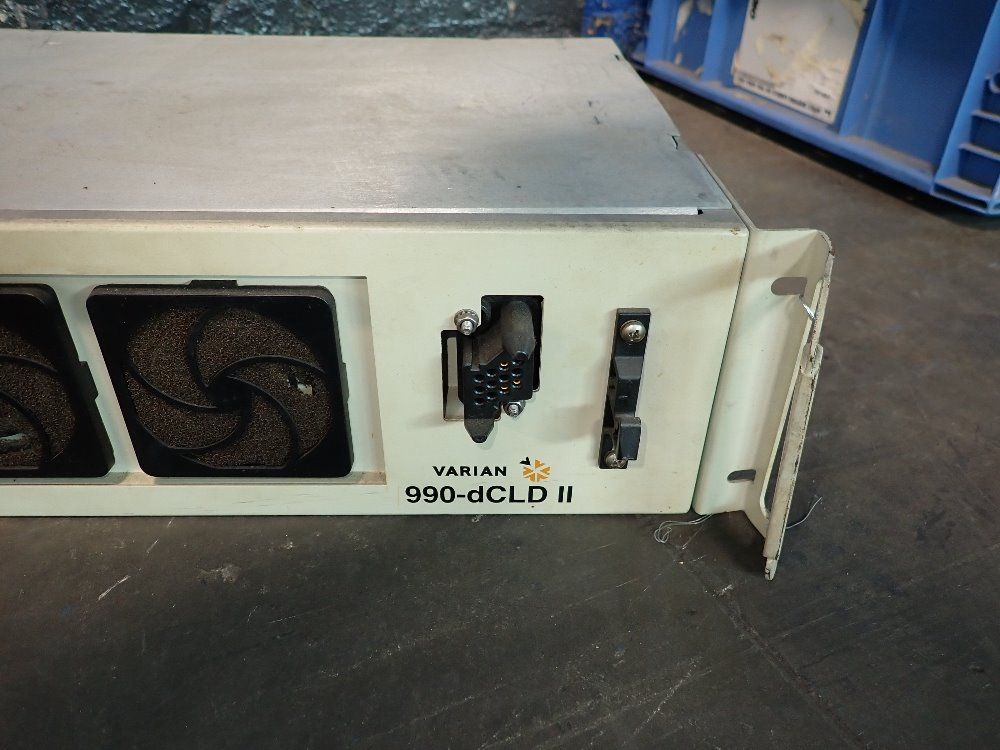 Varian Leak Detector - 990 Dcldii