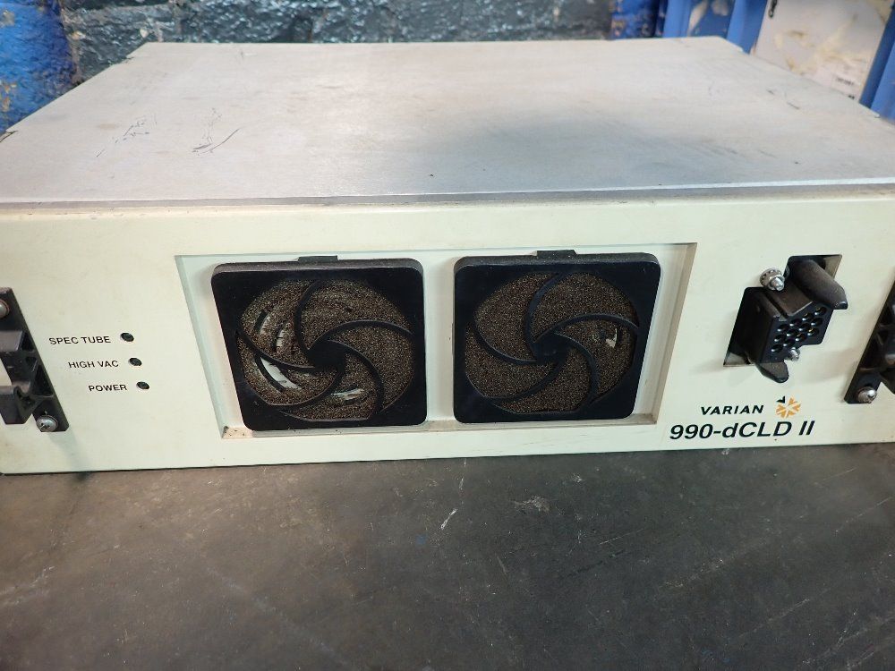Varian Leak Detector - 990 Dcldii