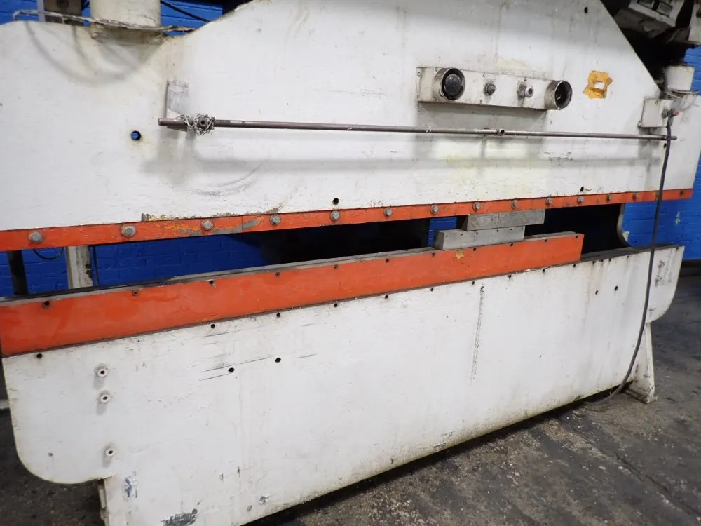 Diacro 75 Ton Hydraulic Press Brake - 75t10