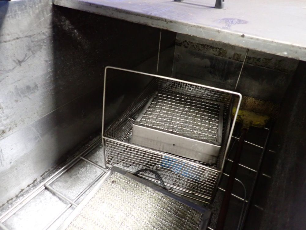 Ultrasonic Power Corporation Up7028 Ultrasonic Cleaner - Up7028