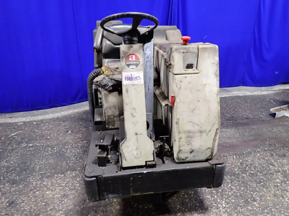 Advance Floor Scrubber