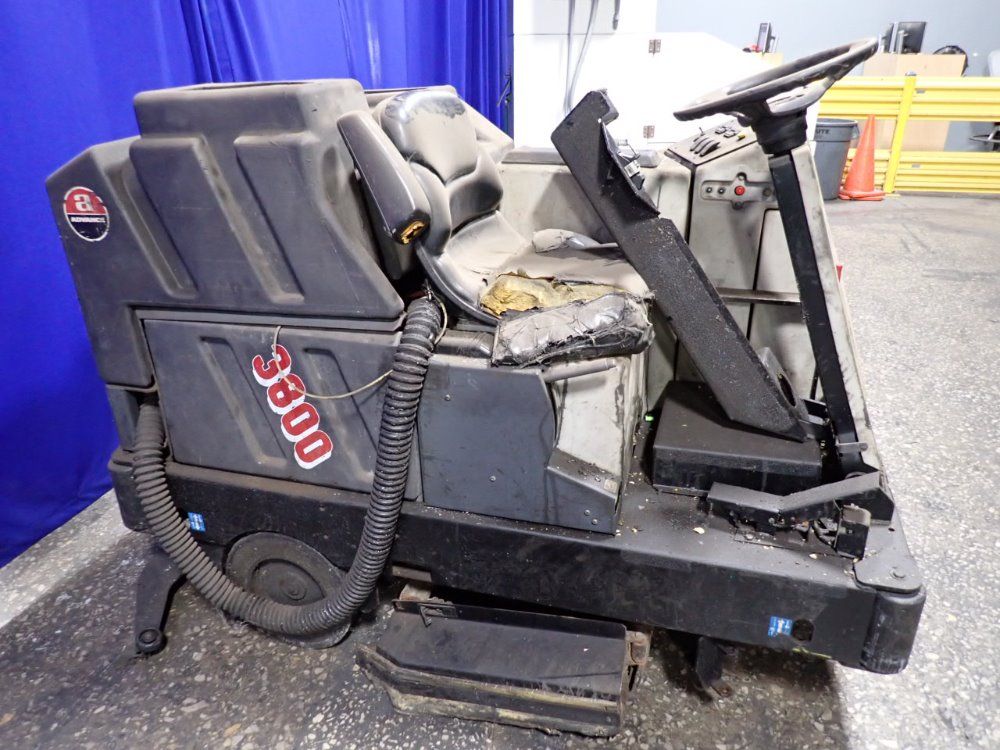 Advance Floor Scrubber